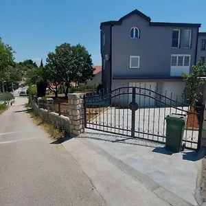 Katarina 2 , Tribanj-Kruscica Horvátország